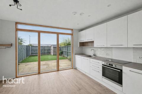 3 bedroom terraced house for sale, Buckley Close, Chatham