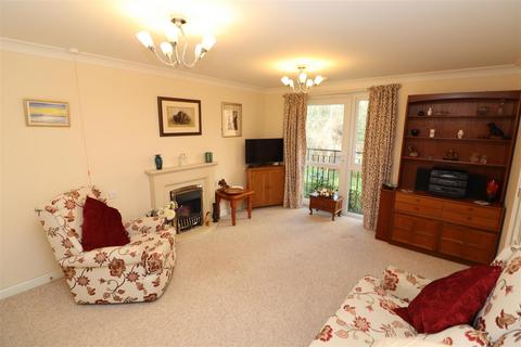 1 bedroom retirement property for sale, High Street South, Rushden NN10