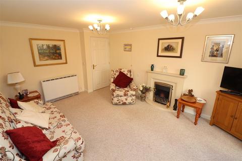 1 bedroom retirement property for sale, High Street South, Rushden NN10