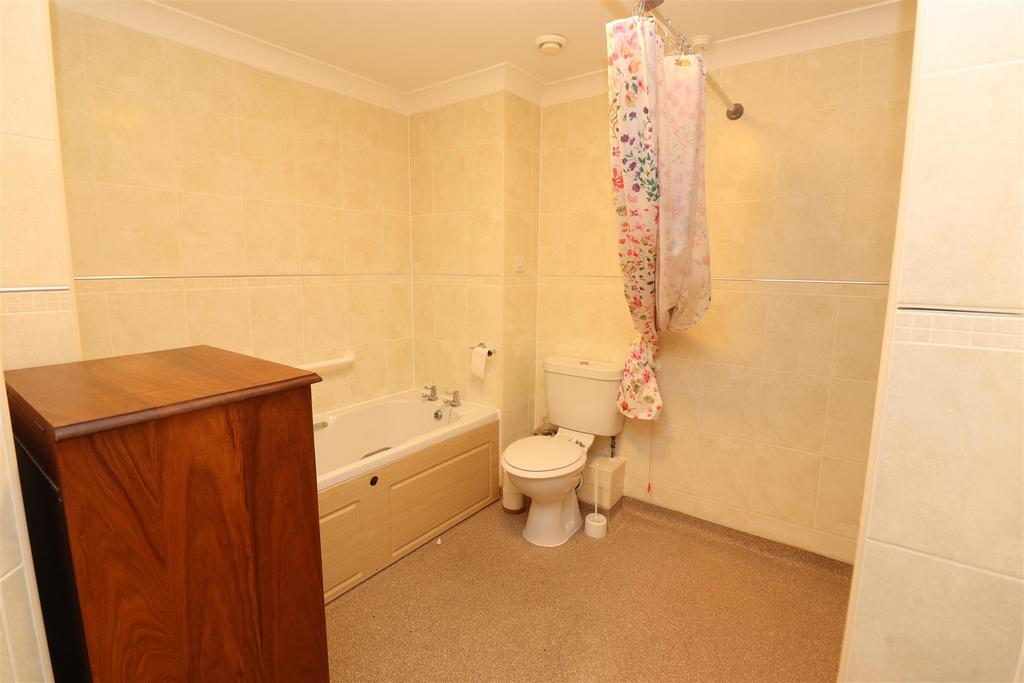 Bath / Shower Room / WC