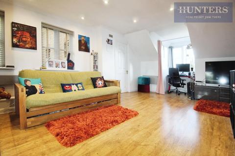 Studio for sale, River Meads, St Margarets