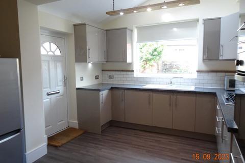 3 bedroom terraced house to rent, Eyam Road, Crookes, Sheffield, S10 1UT