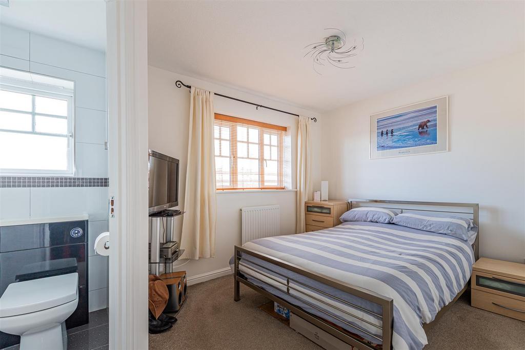 Clos Avro 24 Bedroom-1.jpg