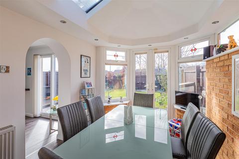 24 Clos Avro, Cardiff, CF24 2HN