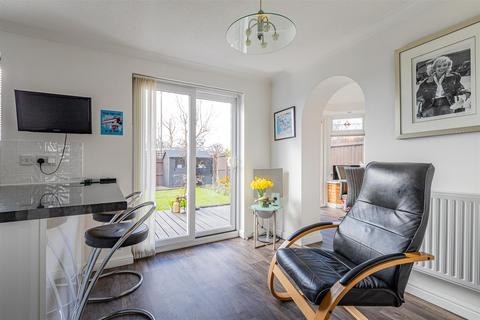 24 Clos Avro, Cardiff, CF24 2HN
