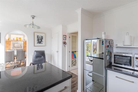 24 Clos Avro, Cardiff, CF24 2HN