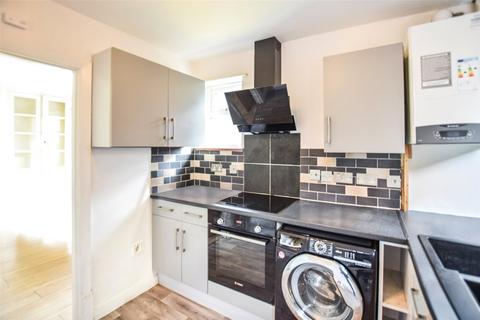 3 bedroom end of terrace house to rent, Elm Grove Road, Hampshire GU14