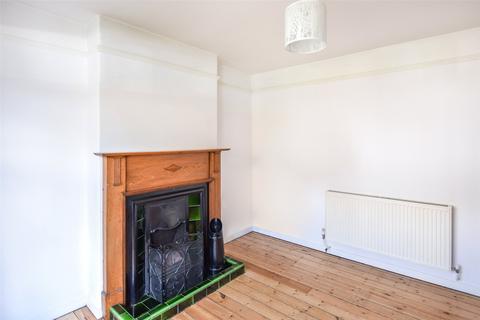 3 bedroom end of terrace house to rent, Elm Grove Road, Hampshire GU14