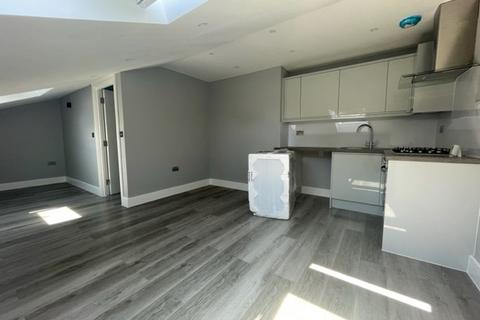Studio to rent, Barley Way, Fleet, Hampshire, GU51