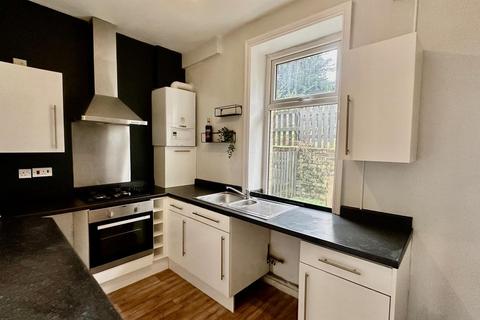 3 bedroom terraced house to rent, Jubilee Road, Halifax