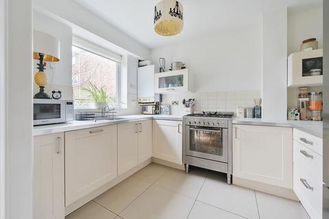 2 bedroom end of terrace house for sale, Willow Bank, Richmond, TW10