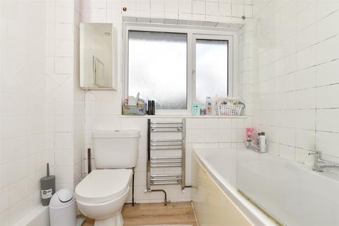 8 Uplands, Canterbury, CT2 7BL