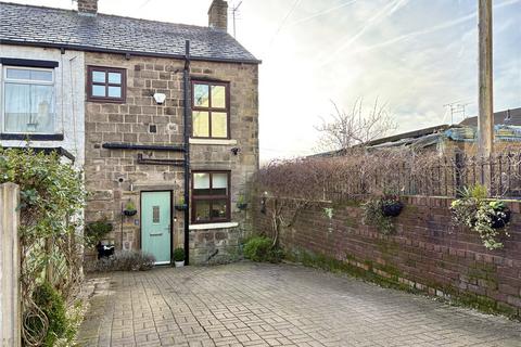 2 bedroom end of terrace house for sale, John Knott Street, Lees, Oldham, OL4