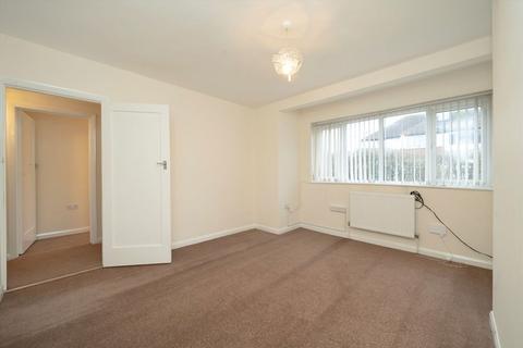 2 bedroom maisonette to rent, Ivy Close, Harrow HA2