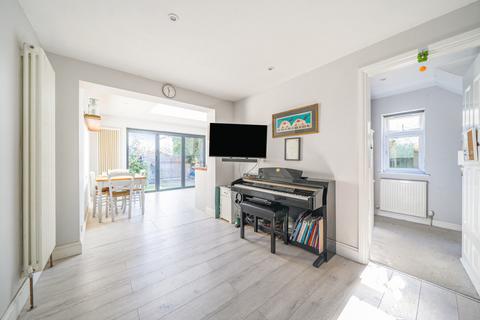 2 bedroom end of terrace house for sale, Alton Court, Surrey TW18