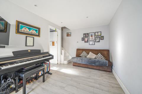 2 bedroom end of terrace house for sale, Alton Court, Surrey TW18