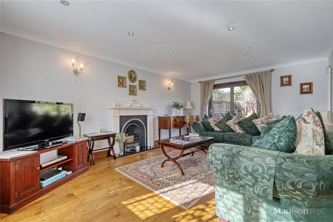 4 bedroom detached house for sale, The Lindens, Essex IG10