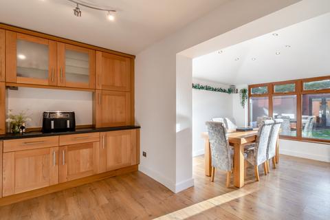 8 Berwyn Close, Buckley, CH7 2BG