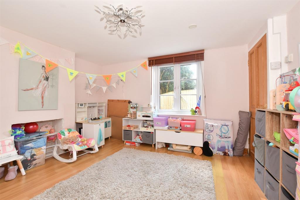 Snug/ Dining Room