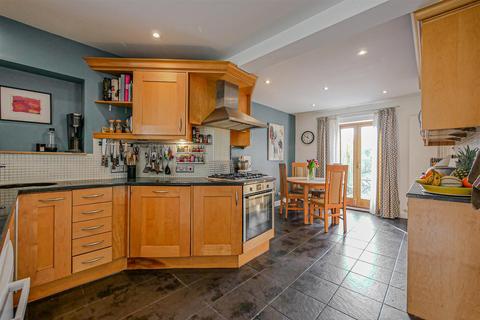 4 bedroom semi-detached house for sale, Henfield View, Warborough OX10