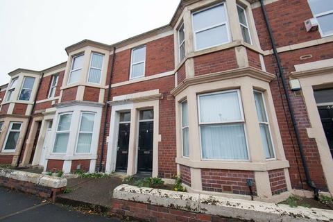 3 bedroom flat to rent, Helmsley Road, Newcastle upon Tyne, NE2 1DL