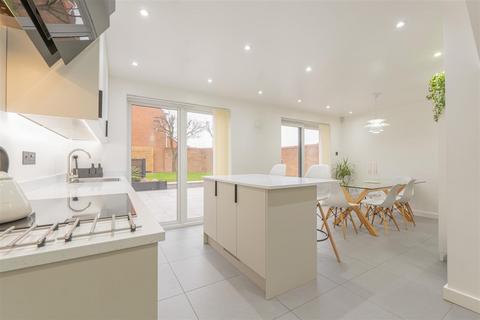 1 Borrowdale Close, Brierley Hill, DY5 3RW