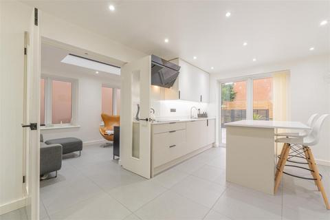 1 Borrowdale Close, Brierley Hill, DY5 3RW