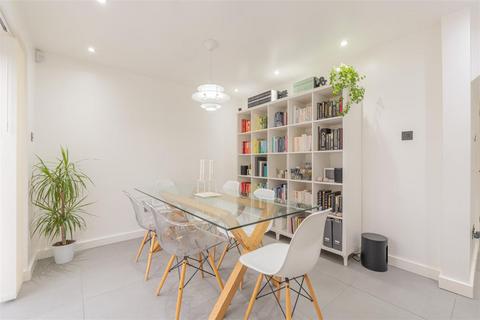 1 Borrowdale Close, Brierley Hill, DY5 3RW