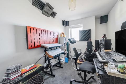 127 Barber Road, Basingstoke, RG22 4EY