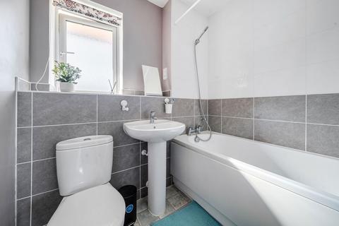 127 Barber Road, Basingstoke, RG22 4EY