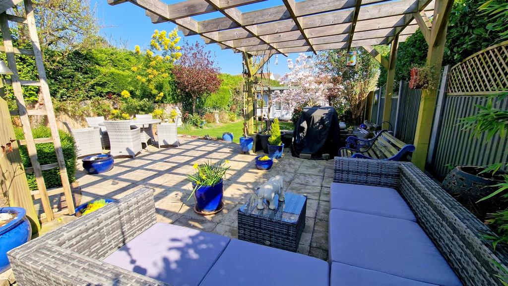 GARDEN 2.jpg