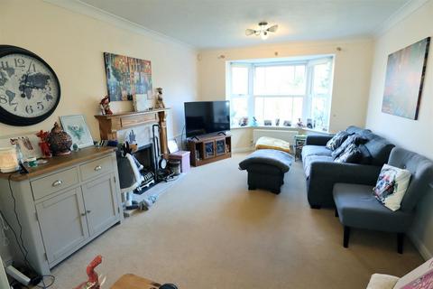 12 Gilmore Close, Oakham, LE15 6FR