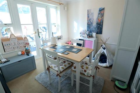 12 Gilmore Close, Oakham, LE15 6FR