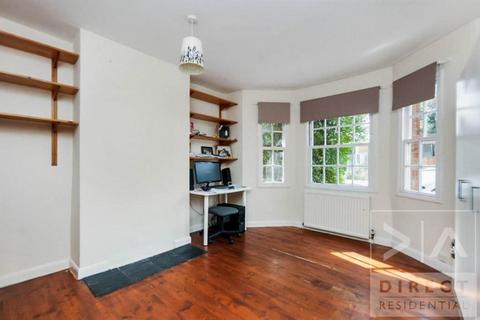 3 bedroom semi-detached house to rent, Hook Road, Epsom KT19