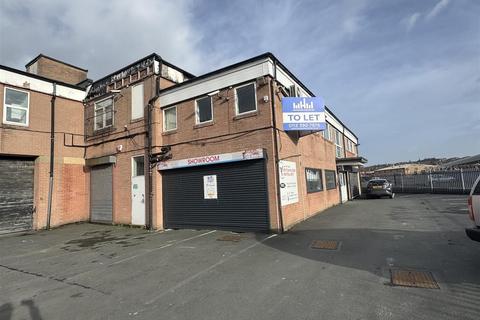 Warehouse to rent, Grant Avenue, Leeds LS7