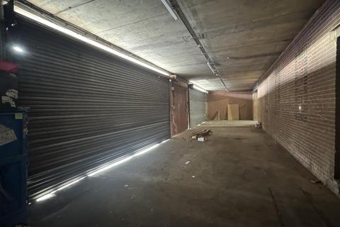 Warehouse to rent, Grant Avenue, Leeds LS7