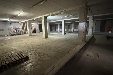Warehouse to rent, Grant Avenue, Leeds LS7