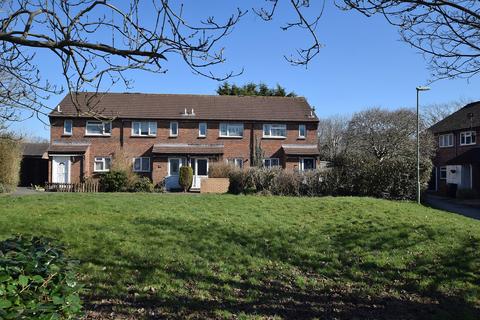 3 bedroom end of terrace house for sale, Carisbrooke Court, New Milton, Hampshire. BH25 5US