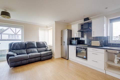 2 bedroom apartment for sale, Shakespeare Avenue, Westcliff-on-sea, SS0