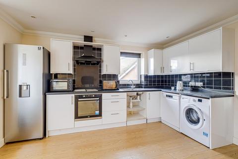 2 bedroom apartment for sale, Shakespeare Avenue, Westcliff-on-sea, SS0