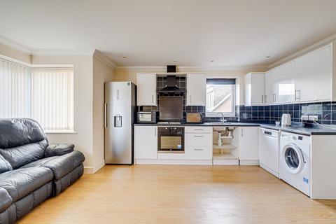 2 bedroom apartment for sale, Shakespeare Avenue, Westcliff-on-sea, SS0