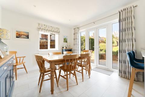 15 Balmoral Road, Salisbury, SP1 3PX