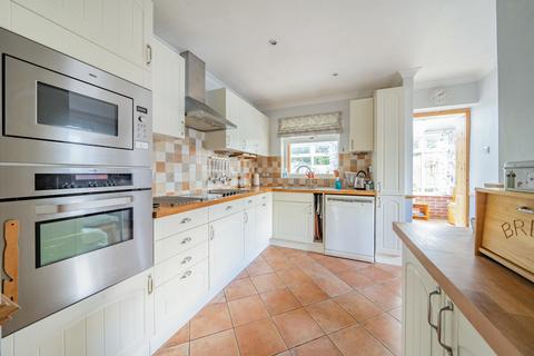 7 Littlefield Close, Fairlands, Guildford, GU3 3JD