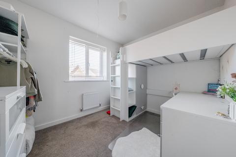 5 Faulkner Place, Brize Norton, Carterton, OX18 1NF