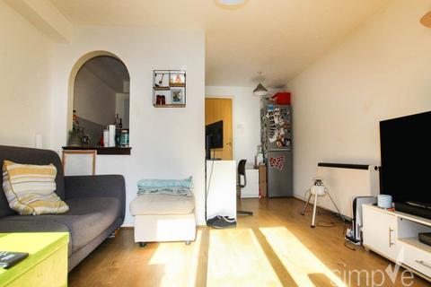 1 bedroom flat to rent, Marina Approach , Hayes , Middlesex