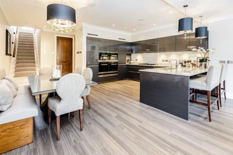 Kitchen Dining Area
