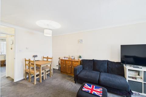 1 bedroom maisonette for sale, Countisbury Gardens, Addlestone, Surrey, KT15