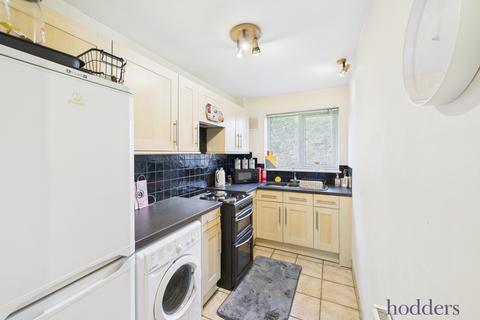 1 bedroom maisonette for sale, Countisbury Gardens, Addlestone, Surrey, KT15