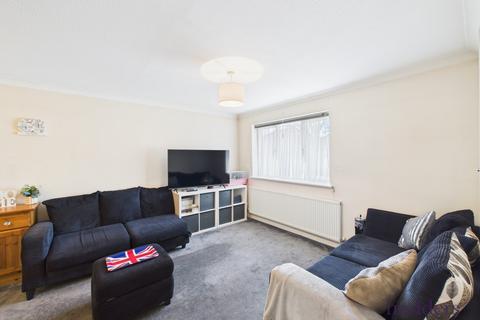 11 Countisbury Gardens, Addlestone, KT15 1RS