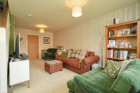 35 Regent Drive, Easingwold, York, YO61 3QX